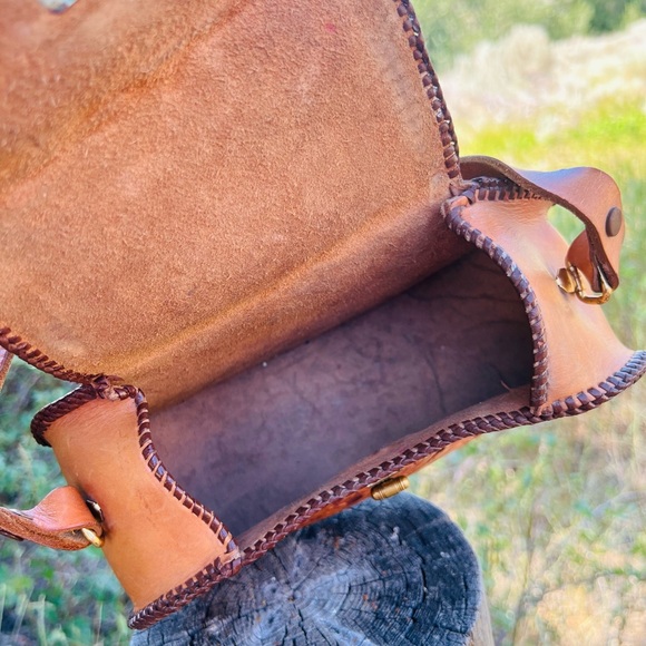 Vintage 1970’s Hand Tooled Floral Leather Western Boho Structure Mini Bag Purse - Picture 8 of 8